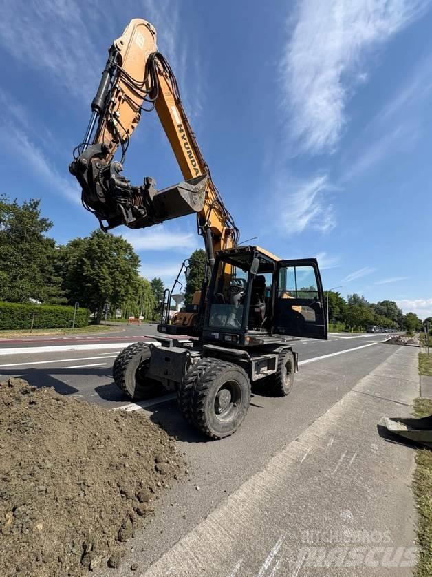 Hyundai HW 140 Ratiniai ekskavatoriai