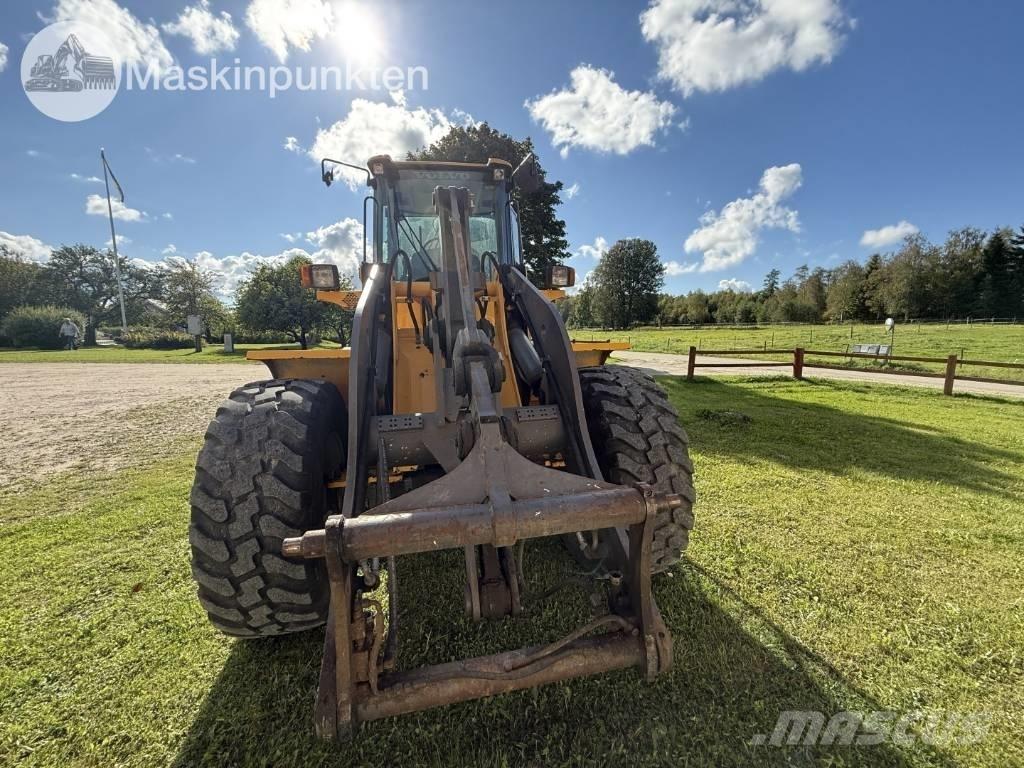 Volvo L 40 B Naudoti ratiniai krautuvai