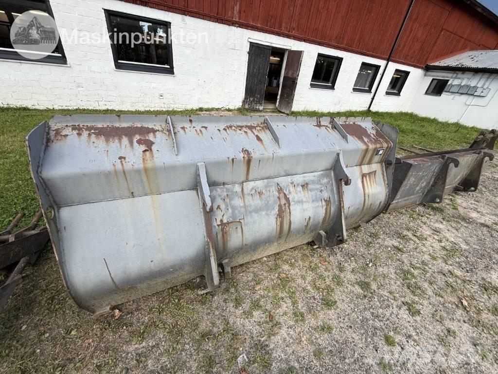 Volvo L 40 B Naudoti ratiniai krautuvai