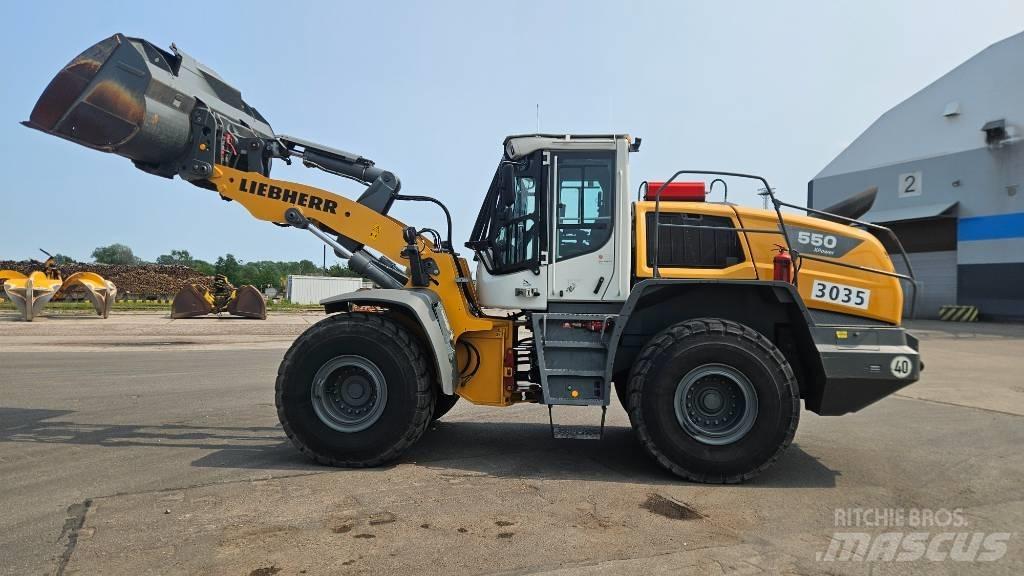 Liebherr L 550 Naudoti ratiniai krautuvai