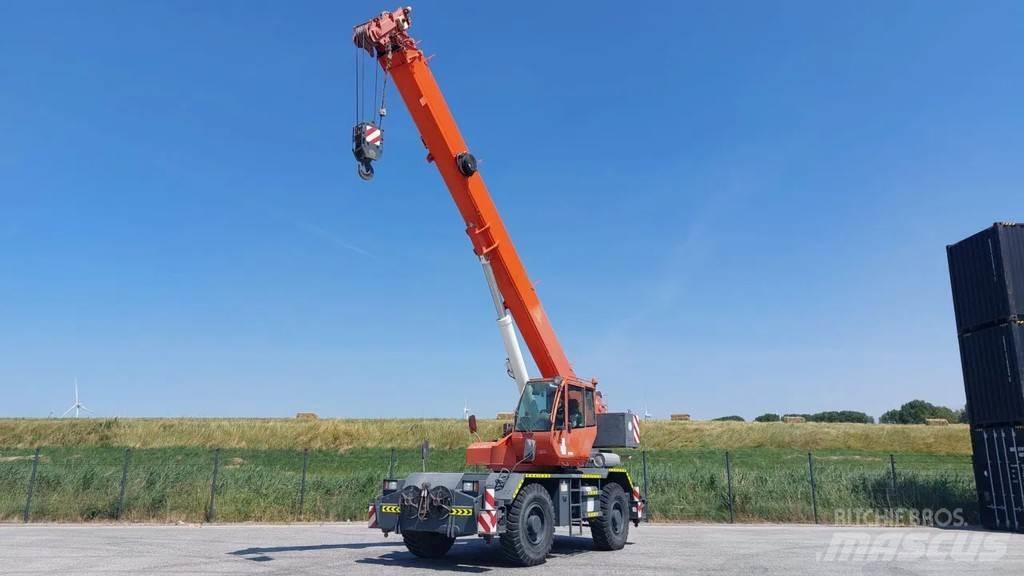 Terex RC30 Neapdoroto reljefo kranai