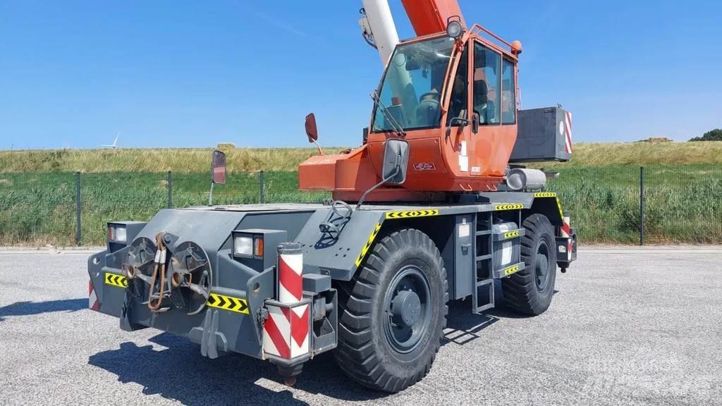 Terex RC30 Neapdoroto reljefo kranai
