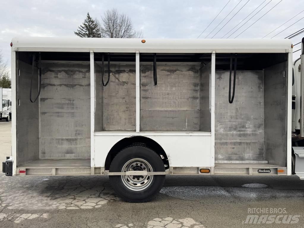 Freightliner M2 Gėrimų tiekimo sunkvežimiai