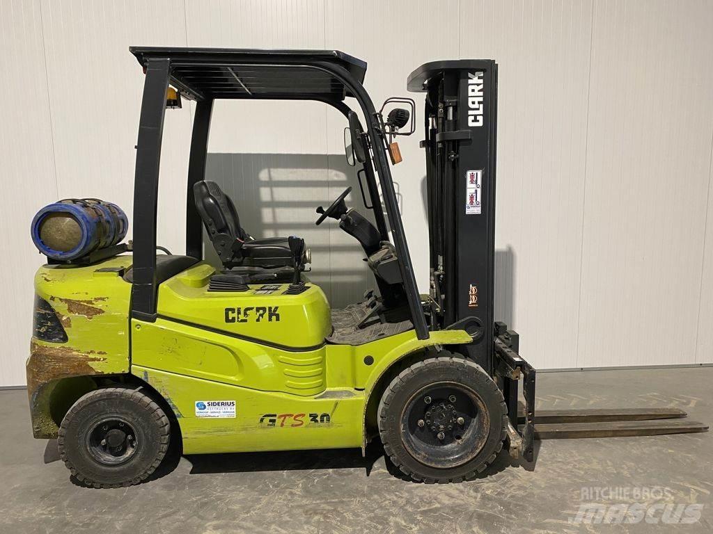 Clark GTS30 LPG (dujiniai) krautuvai