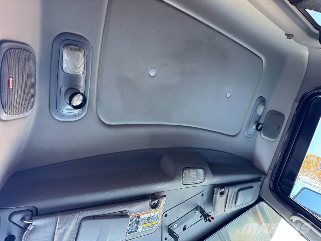 Peterbilt 389 Savivarčių priekabų vilkikai