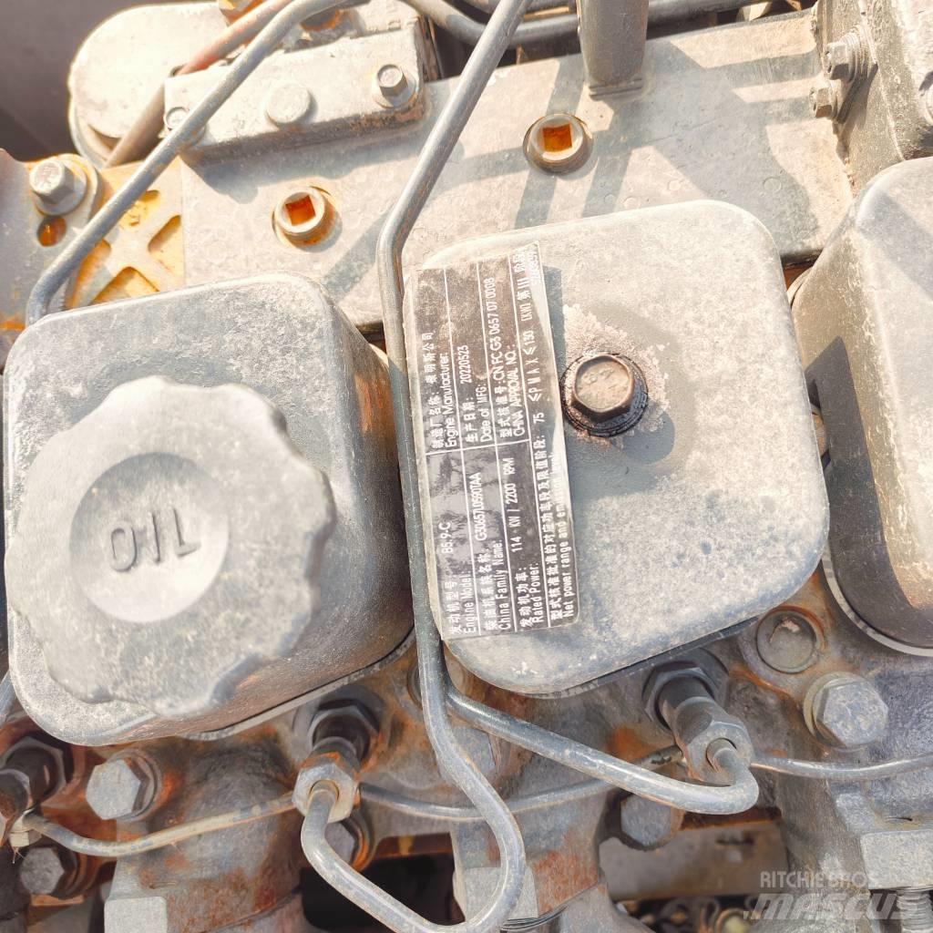 Hyundai R220LC-9S Vikšriniai ekskavatoriai