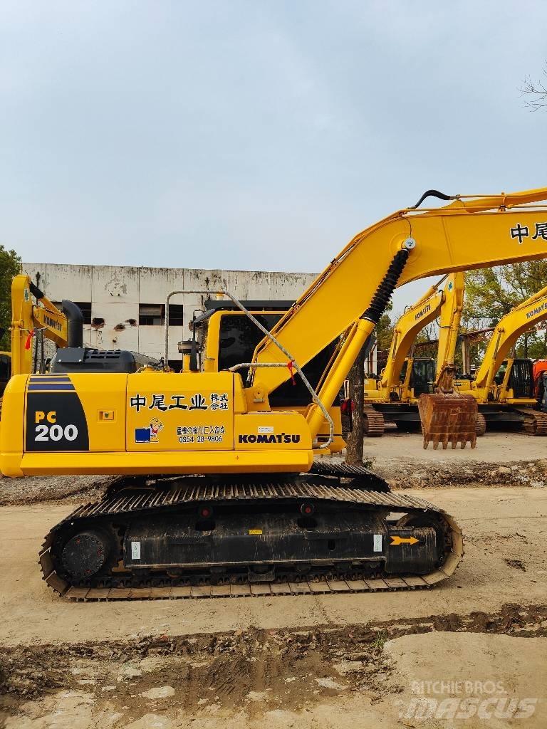 Komatsu PC200 Vikšriniai ekskavatoriai