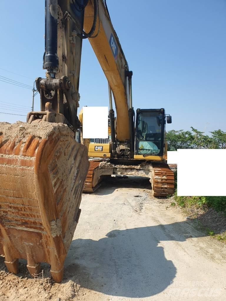 CAT 330F Vikšriniai ekskavatoriai