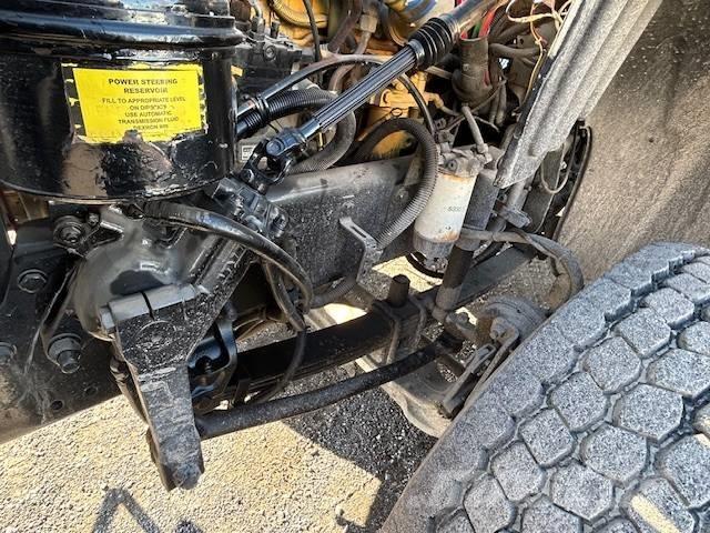 Freightliner M2 Automobiliniai kranai