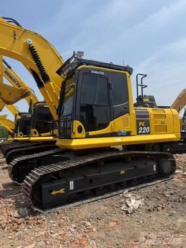 Komatsu 220LC-8 Vikšriniai ekskavatoriai