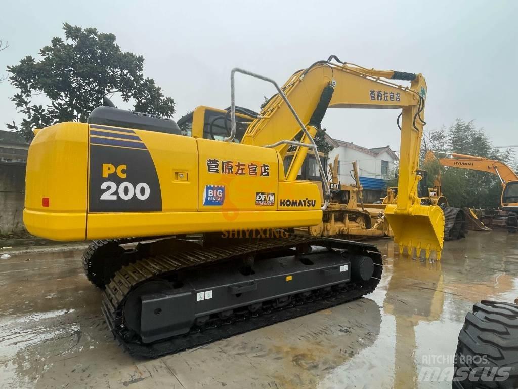 Komatsu PC 200 Vikšriniai ekskavatoriai