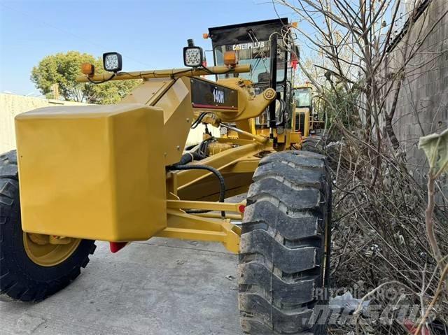 CAT 140 H Greideriai