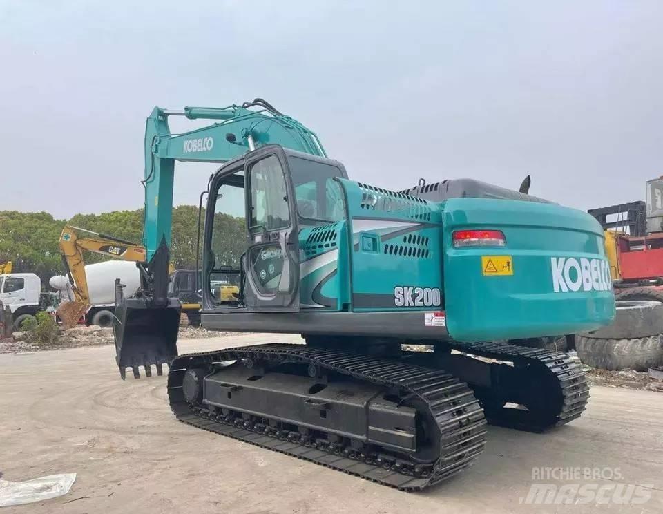 Kobelco SK 200 Vikšriniai ekskavatoriai