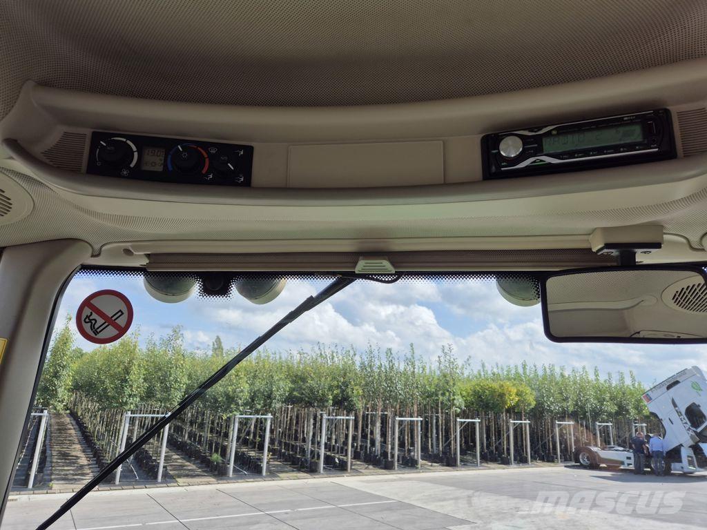 John Deere 6630 Traktoriai