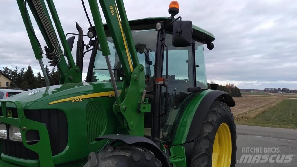 John Deere 5820 Traktoriai