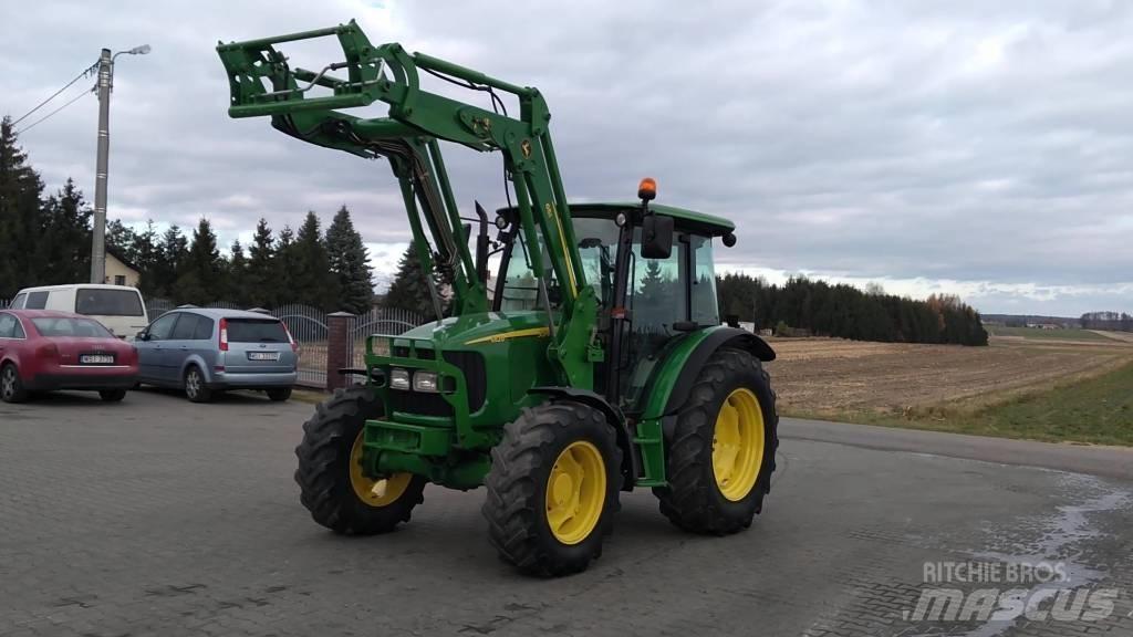John Deere 5820 Traktoriai