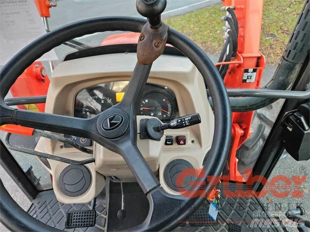 Kubota M6040 Traktoriai