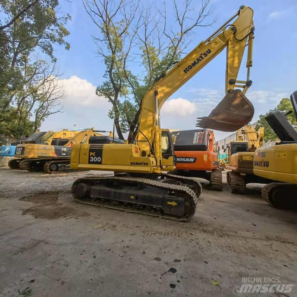 Komatsu PC 300 Vikšriniai ekskavatoriai