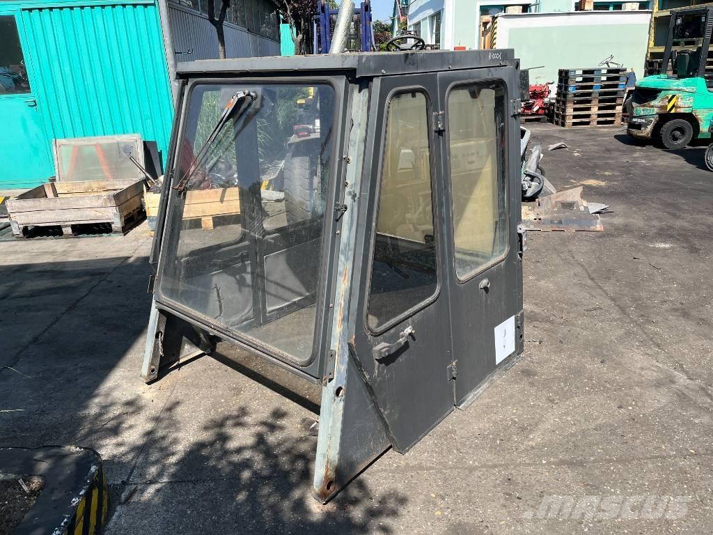 Nissan CABIN W-1038 Kabinos ir salonai