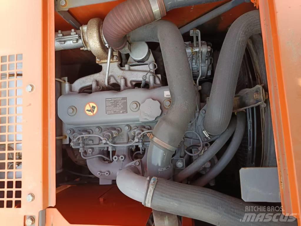 Hitachi ZX135 Vikšriniai ekskavatoriai