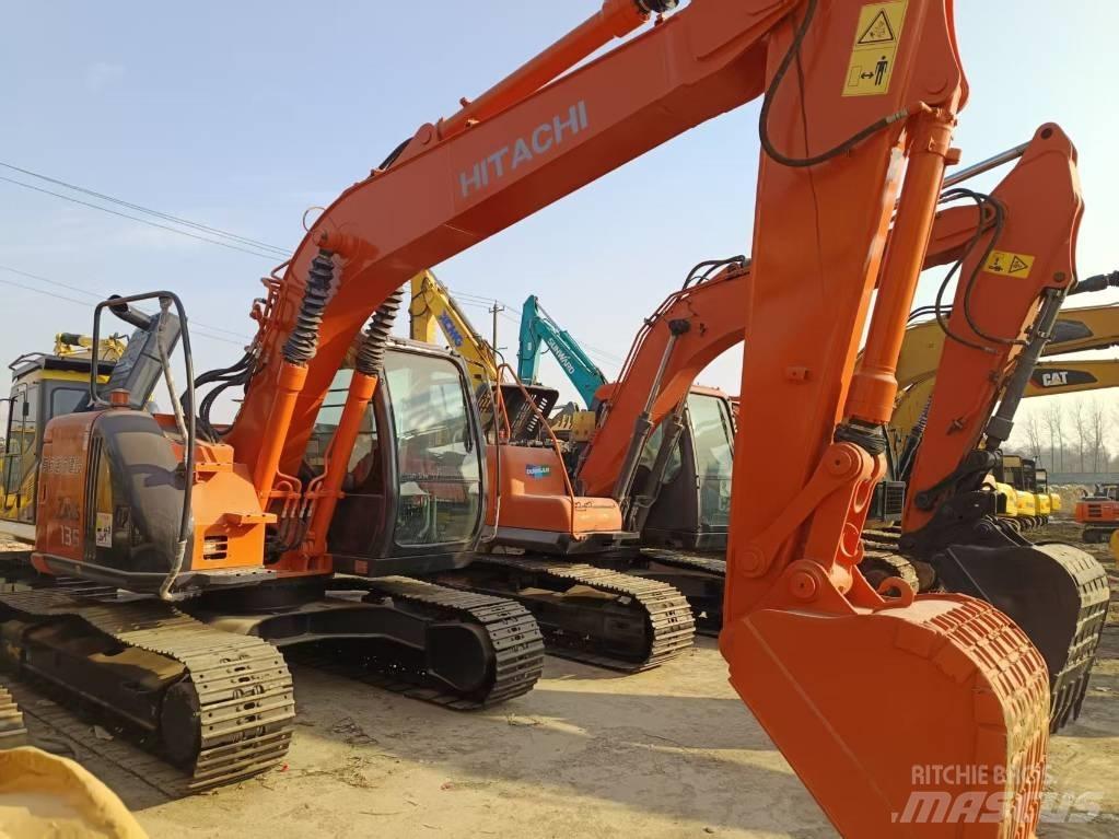 Hitachi ZX135 Vikšriniai ekskavatoriai