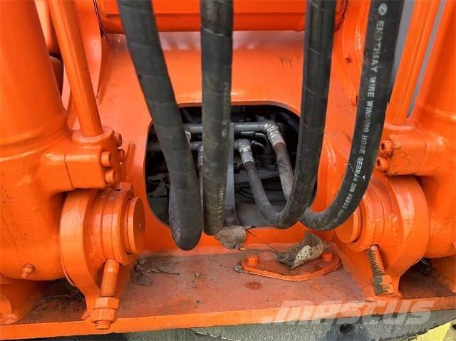 Hitachi EX100 Vikšriniai ekskavatoriai