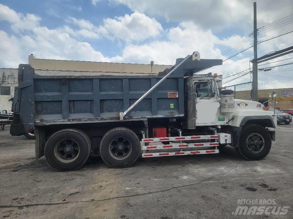 Mack RD 688 SX Savivarčių priekabų vilkikai