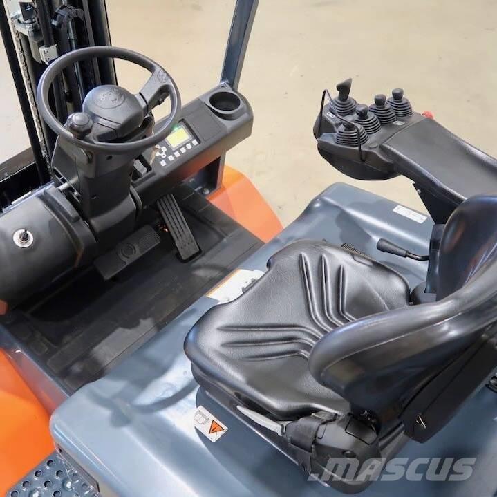 Toyota 8FBMT45 Elektriniai šakiniai krautuvai