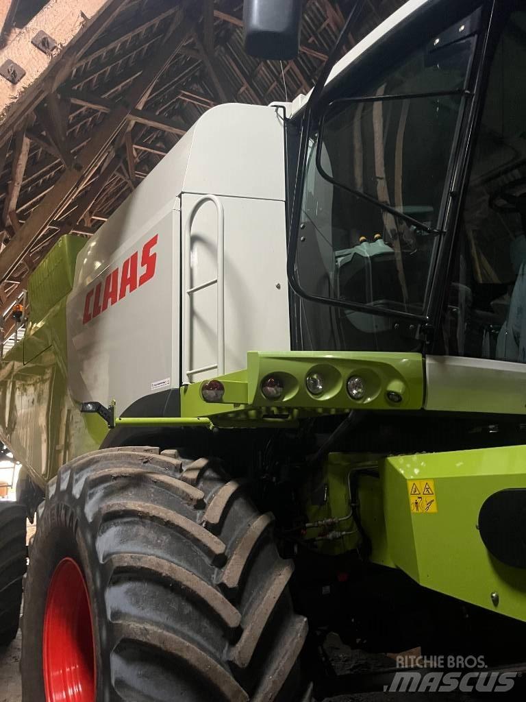 CLAAS LEXION 760 Derliaus nuėmimo kombainai