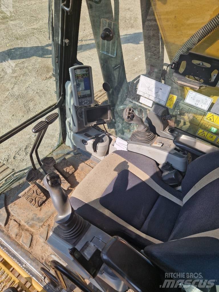CAT 323 F L Vikšriniai ekskavatoriai