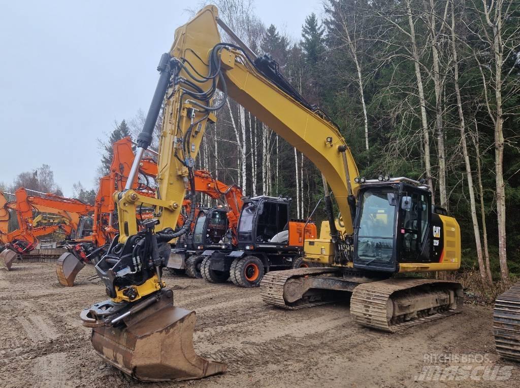CAT 323 F L Vikšriniai ekskavatoriai
