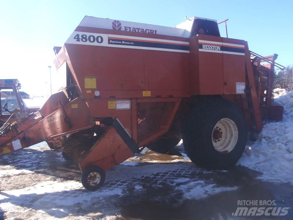 Hesston 4800 Traktoriai