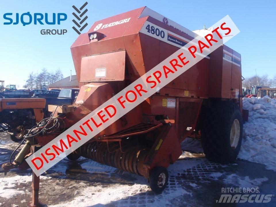 Hesston 4800 Traktoriai