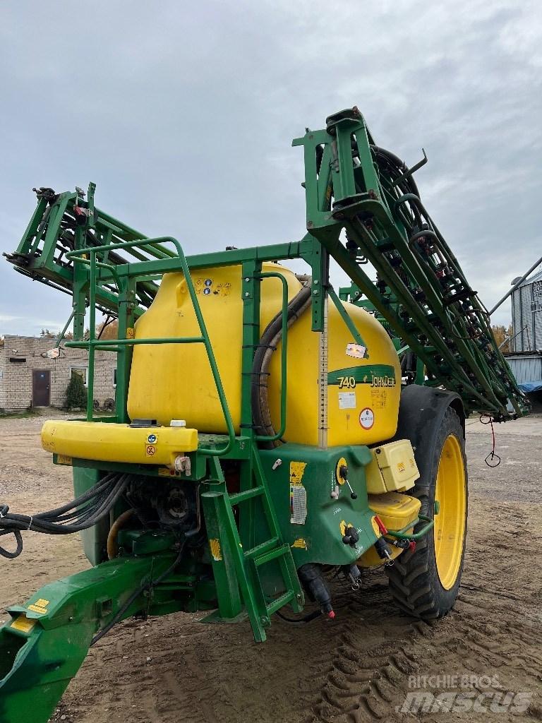 John Deere 740 Prikabinami purkštuvai