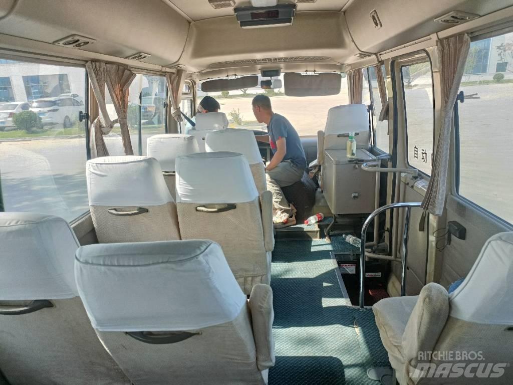 Toyota Coaster Tarpmiestiniai autobusai