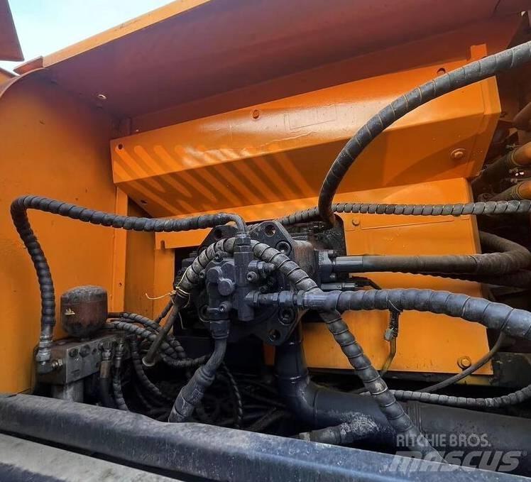 Hyundai R330LC-9T Vikšriniai ekskavatoriai