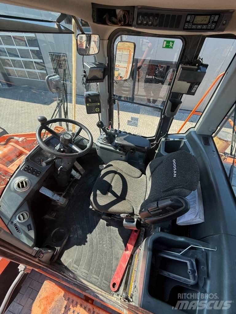 Doosan DL 300-3 Naudoti ratiniai krautuvai