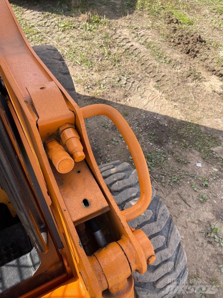 CASE 95 XT Krautuvai su šoniniu pasukimu