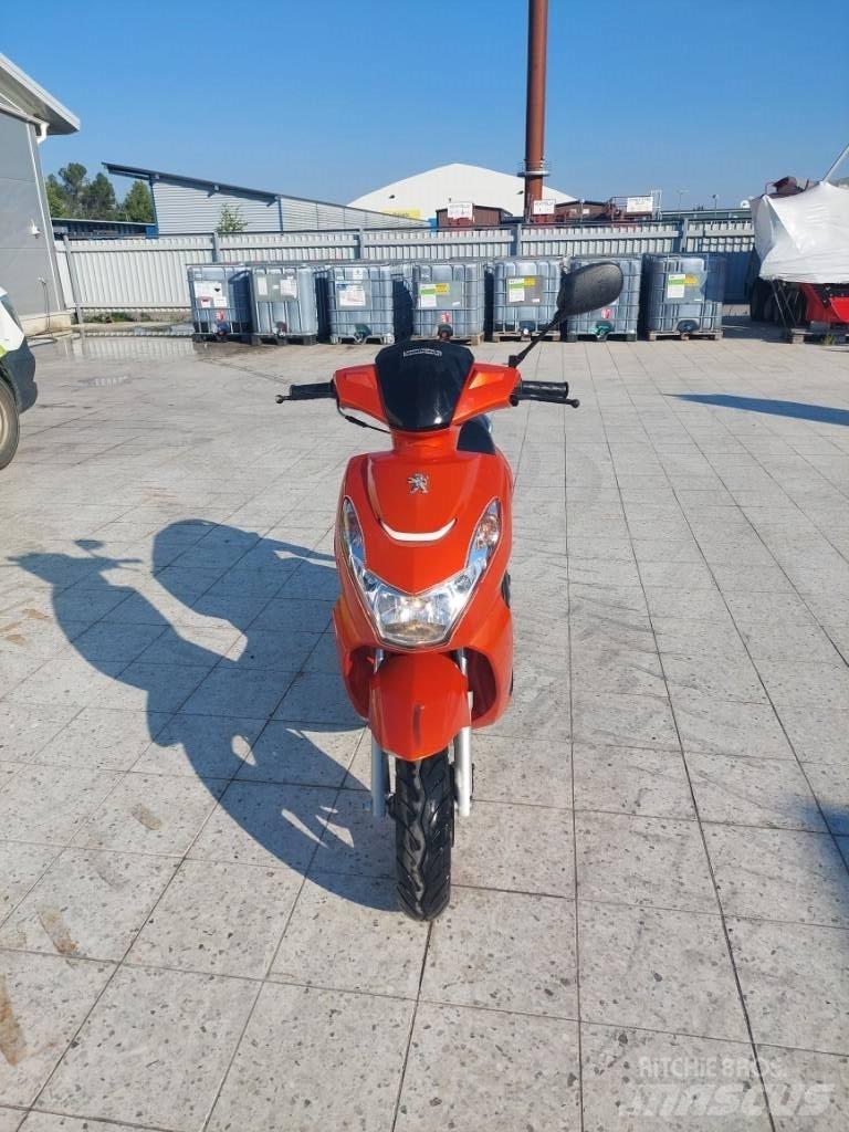 Peugeot Kisbee Visureigiai