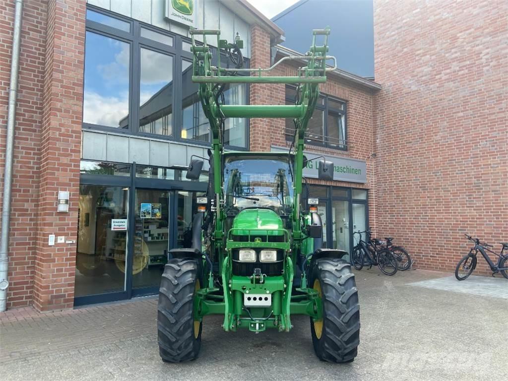 John Deere 5070M Traktoriai
