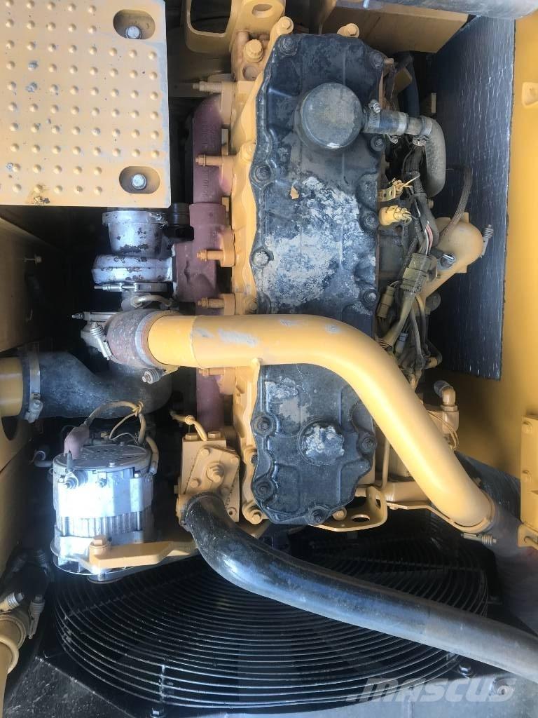 CAT 325 D L Vikšriniai ekskavatoriai