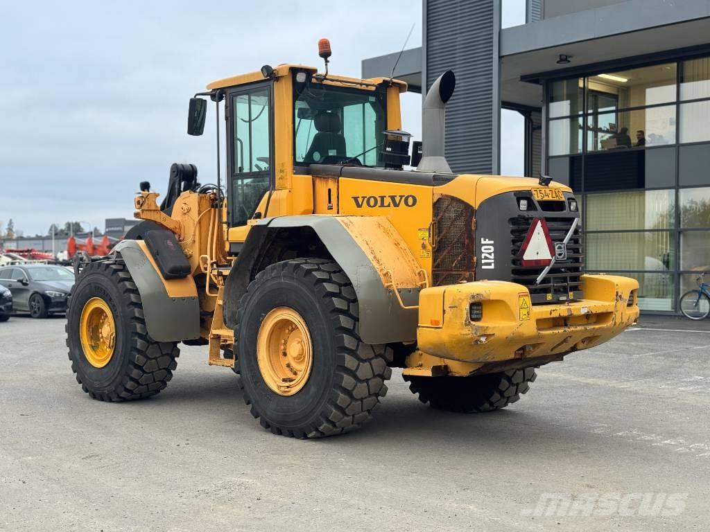 Volvo L 120 F Naudoti ratiniai krautuvai