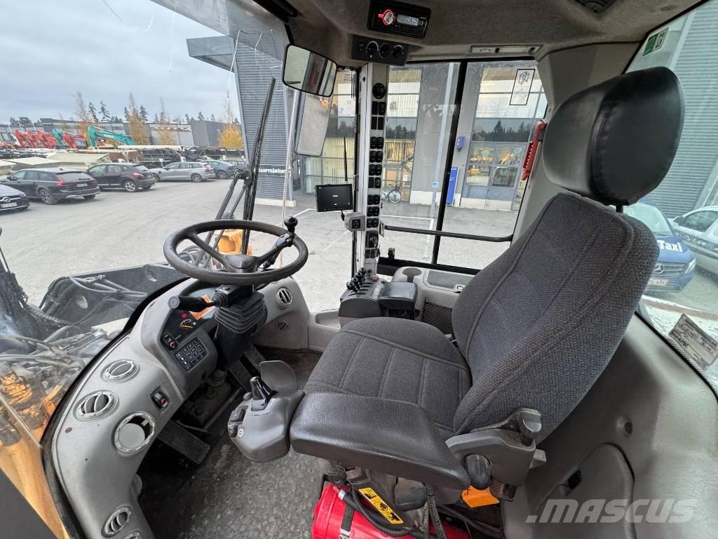 Volvo L 120 F Naudoti ratiniai krautuvai