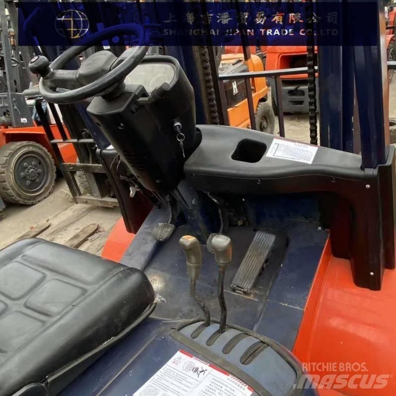 Heli 30 Dyzeliniai krautuvai