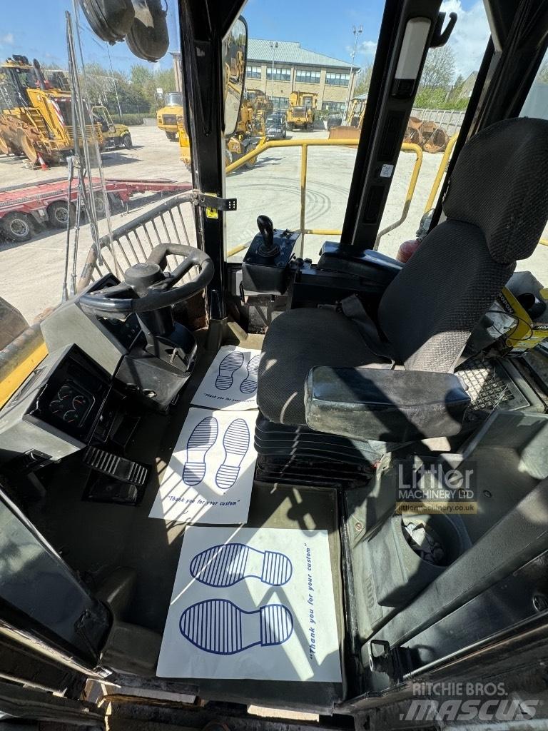 CAT 826H Atliekų presai