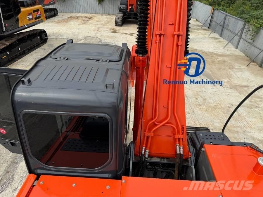 Hitachi ZX 240 Vikšriniai ekskavatoriai