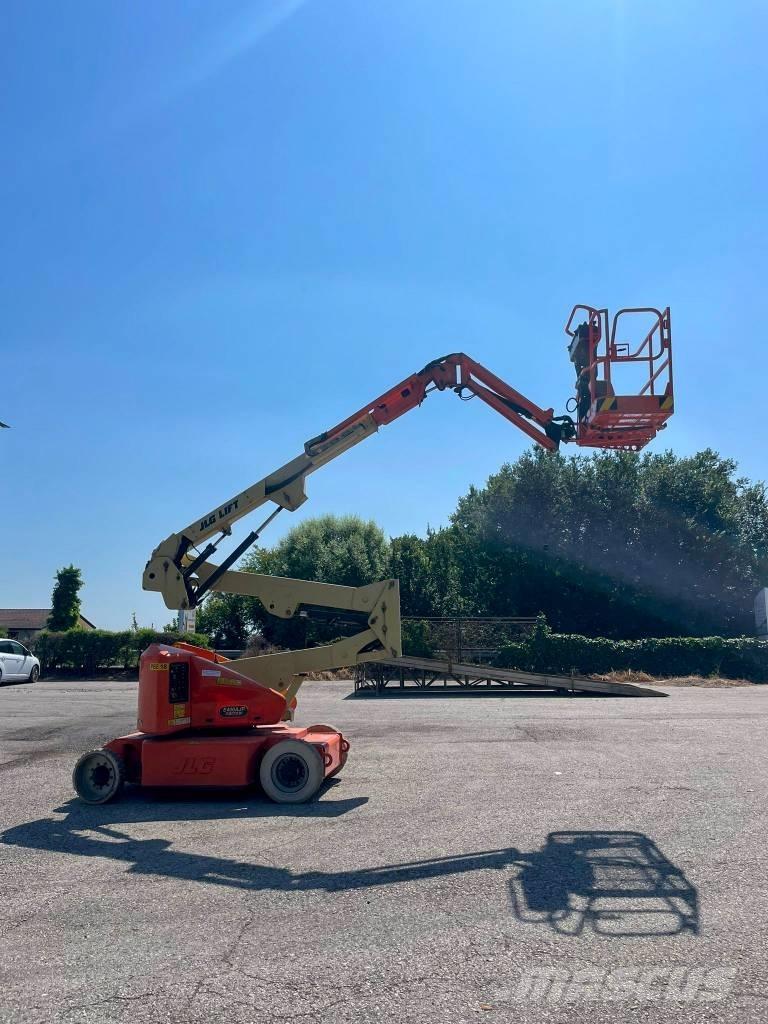 JLG E 400 AJP Alkūniniai keltuvai