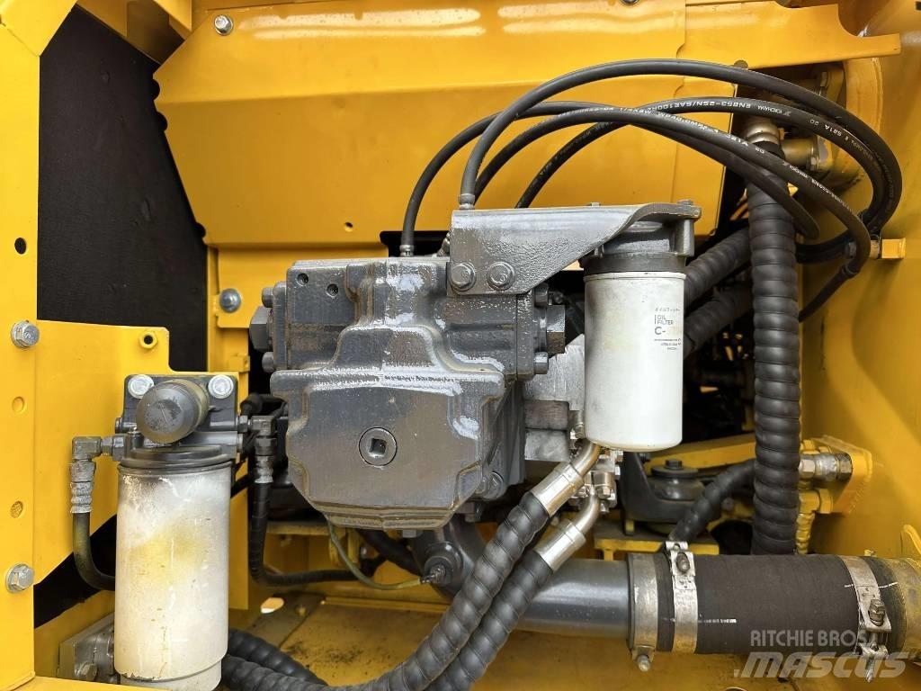 Komatsu PC200-8 Vikšriniai ekskavatoriai