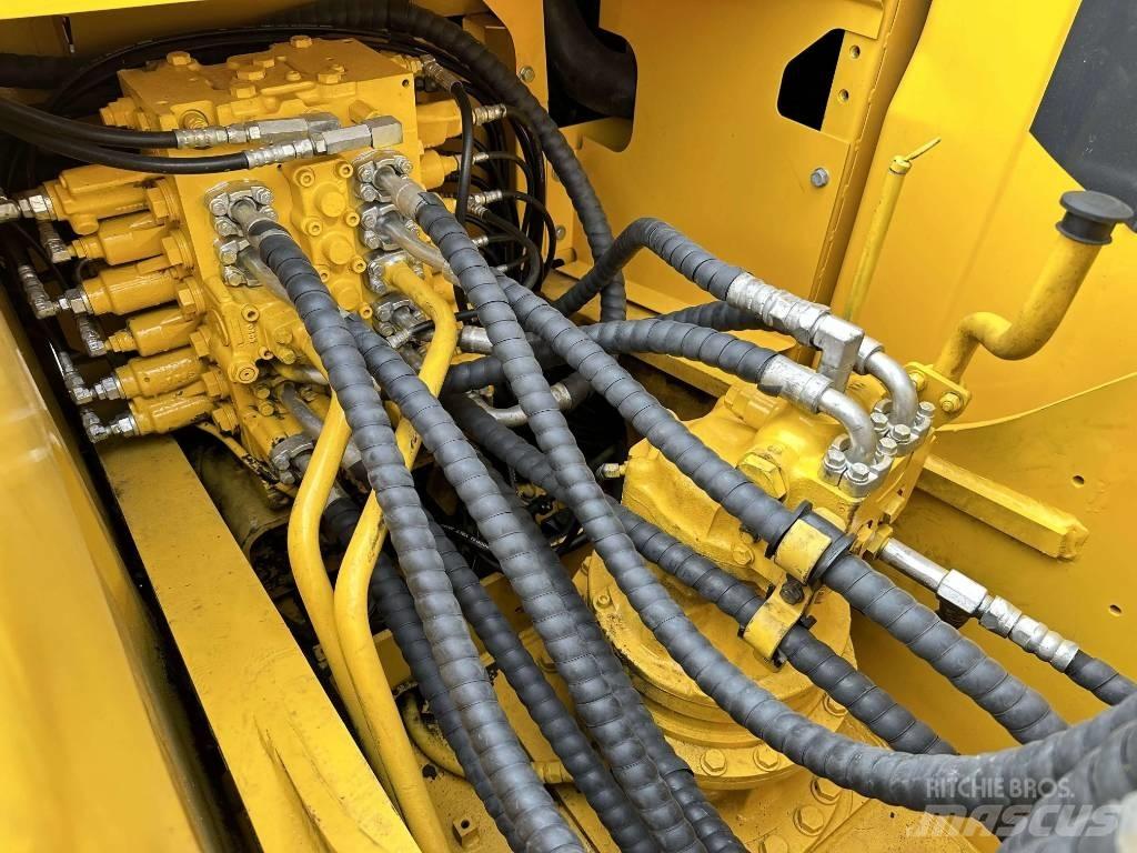 Komatsu PC200-8 Vikšriniai ekskavatoriai
