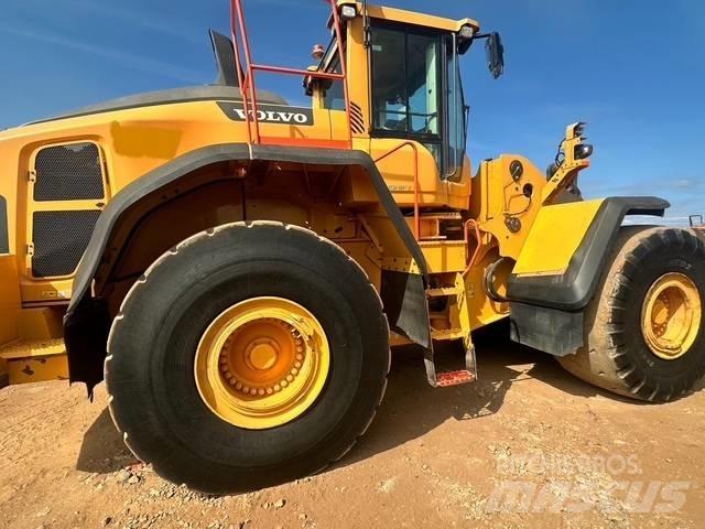 Volvo L 220 H Naudoti ratiniai krautuvai